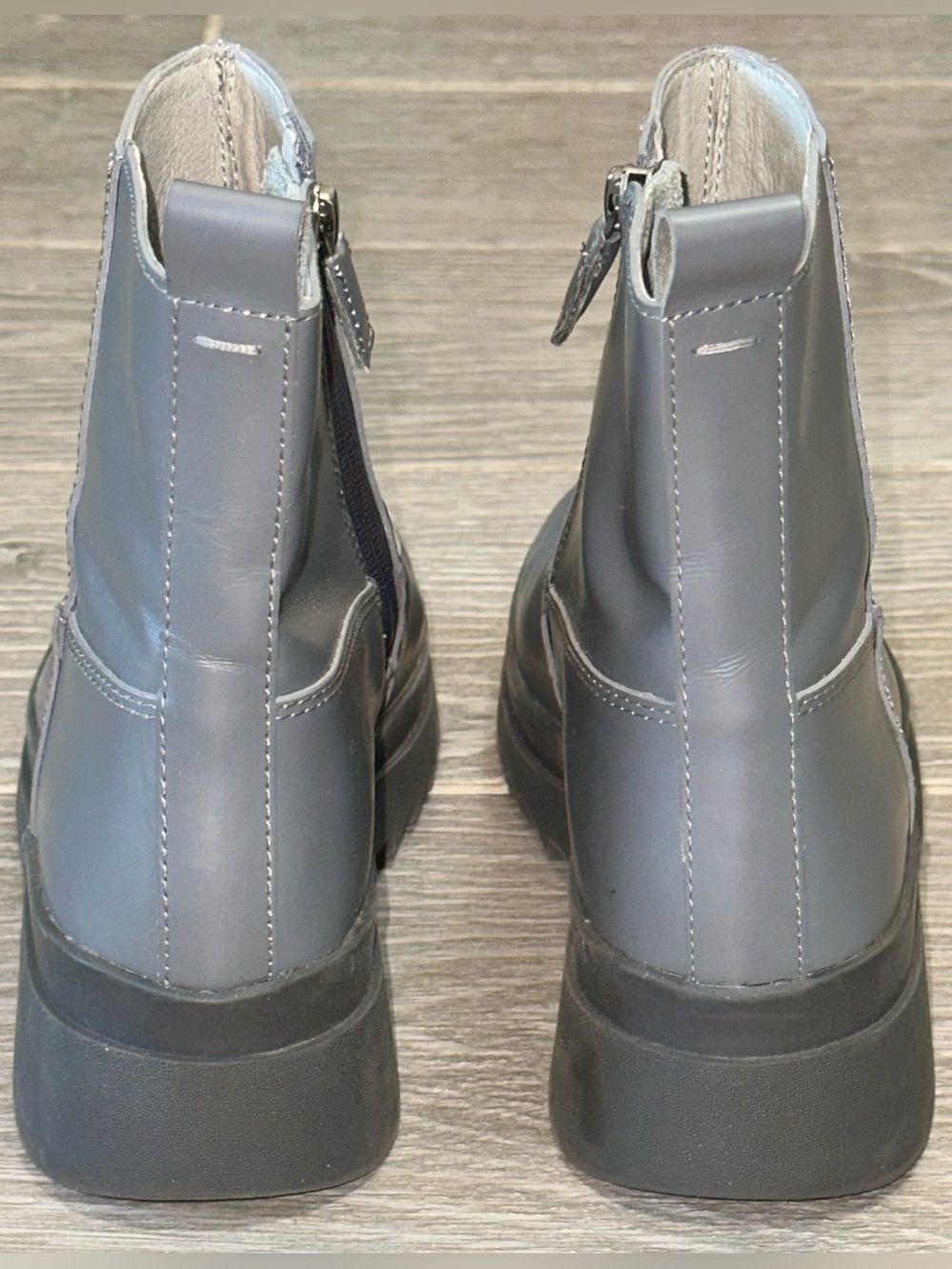 Eileen Fisher Floyd Graphite Grey Waterproof Leather Women’s 8 Booties Normcore - Picture 9 of 13